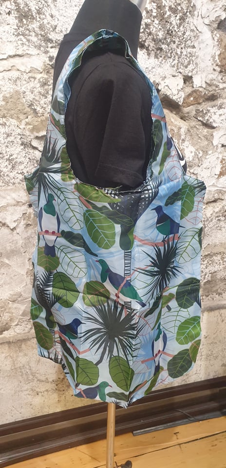 DQ fold out bag