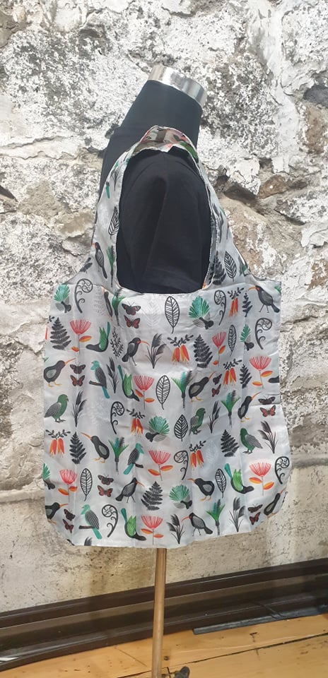DQ fold out bag - Image 4