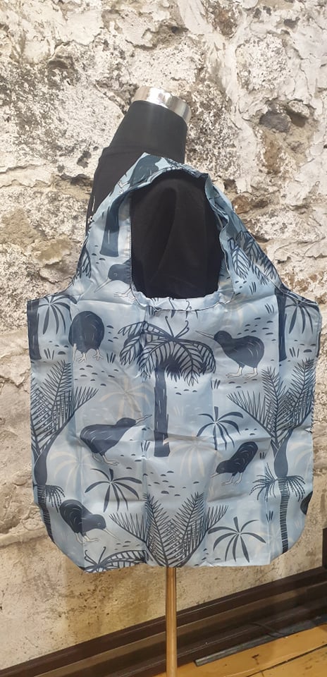 DQ fold out bag - Image 7